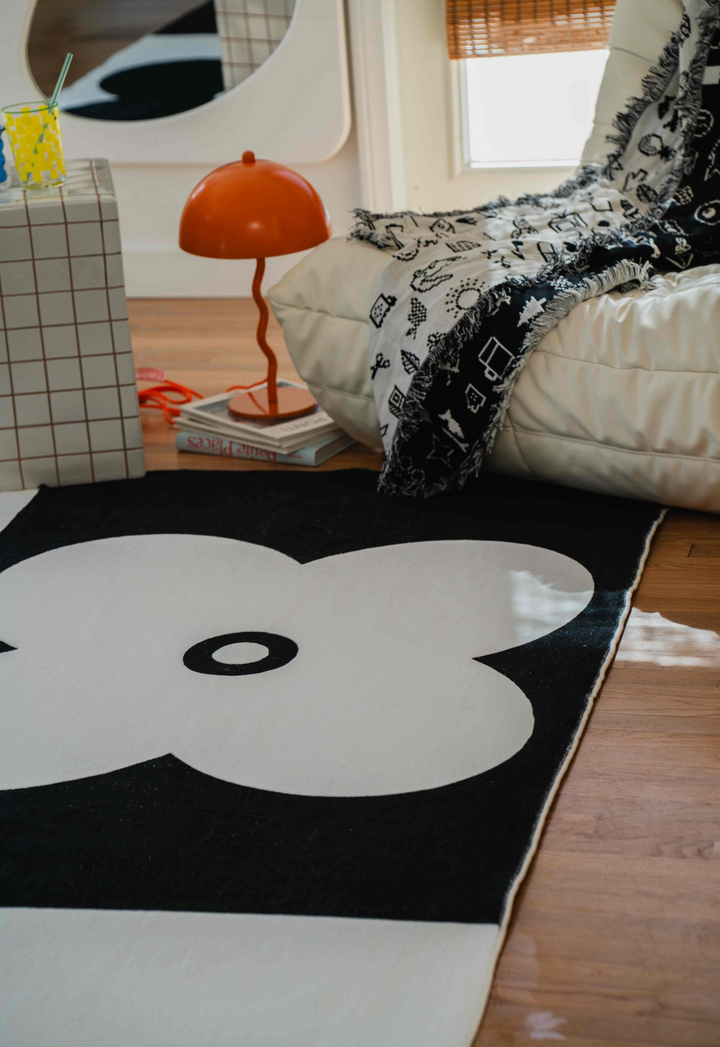 Closer Look at LanySpace Black and White Clover Rug