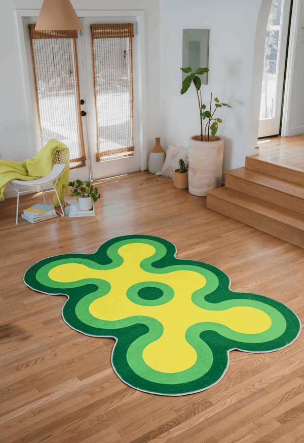 LanySpace Irregular Coral Design Rug in Green, 5x7, in a living room