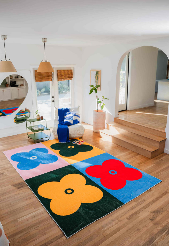 LanySpace Multicolor Four Leaf Clover Rug in 7x10