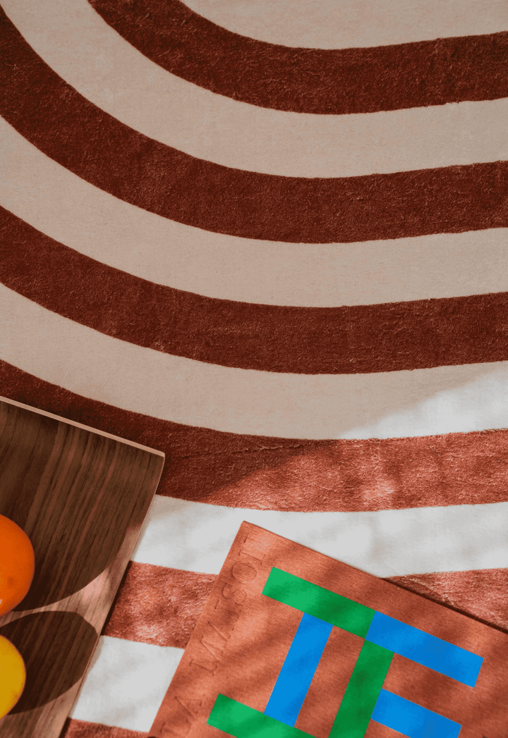 Details of LanySpace Curvy Brown Stripes Design Rug