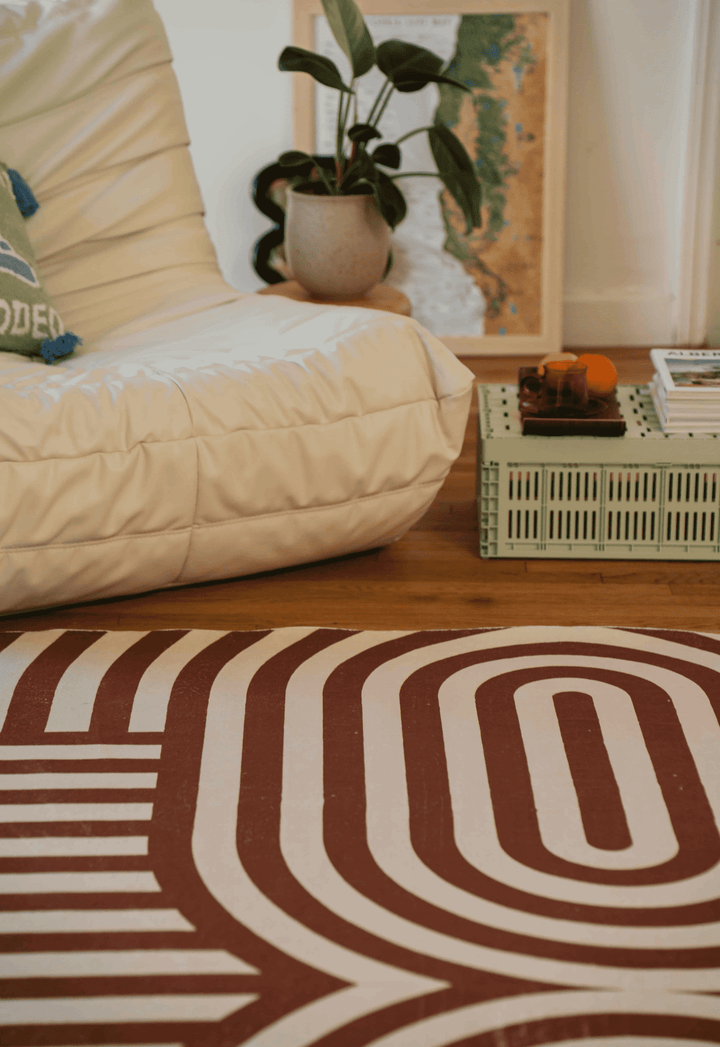 LanySpace Curvy Brown Stripes Design Rug in corner