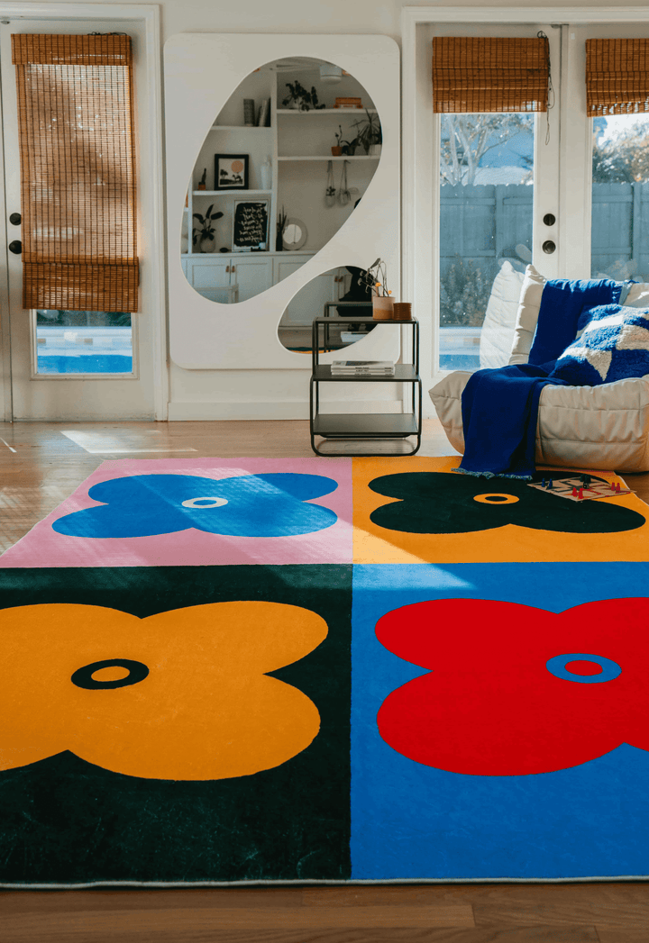 Full View of LanySpace Multicolor Clover Rug 7x10