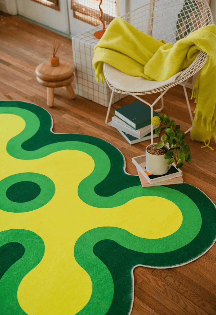 Closer look at LanySpace Irregular Coral Design Rug in Green, in corner