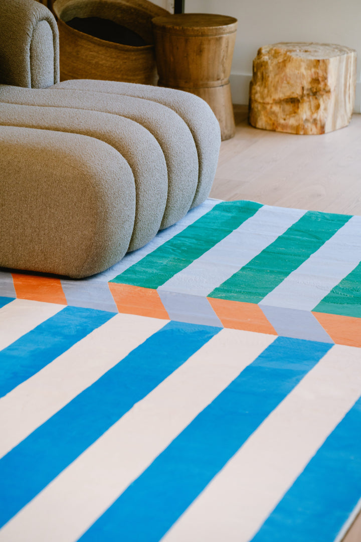 Cozy Corner with LanySpace Illusion Stripe Modern Rug in Lving Room