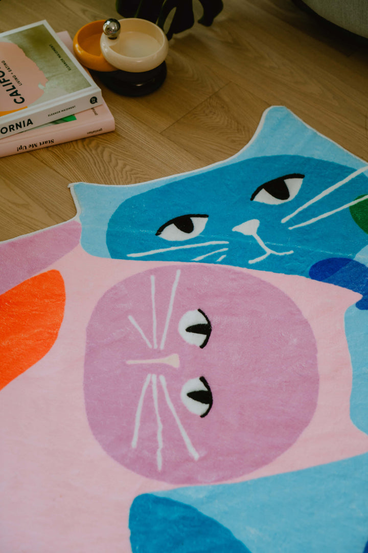 Details of LanySpace Heart Shaped Blue and Pink Cuddle Cat Rug