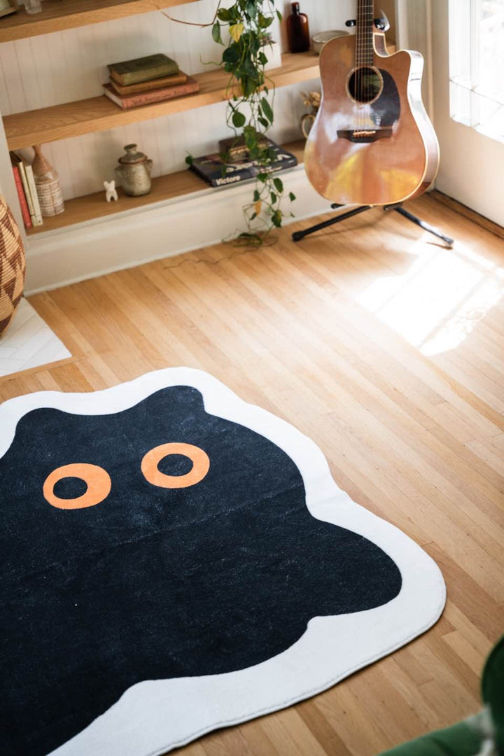 Closer look at the LanySpace Cute Black Cat Rug at the head